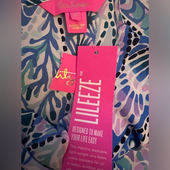 NWT Lilly Pulitzer Karmen Cami Top Coastal Blue Tails of the Sea. Size medium - Picture 3 of 4